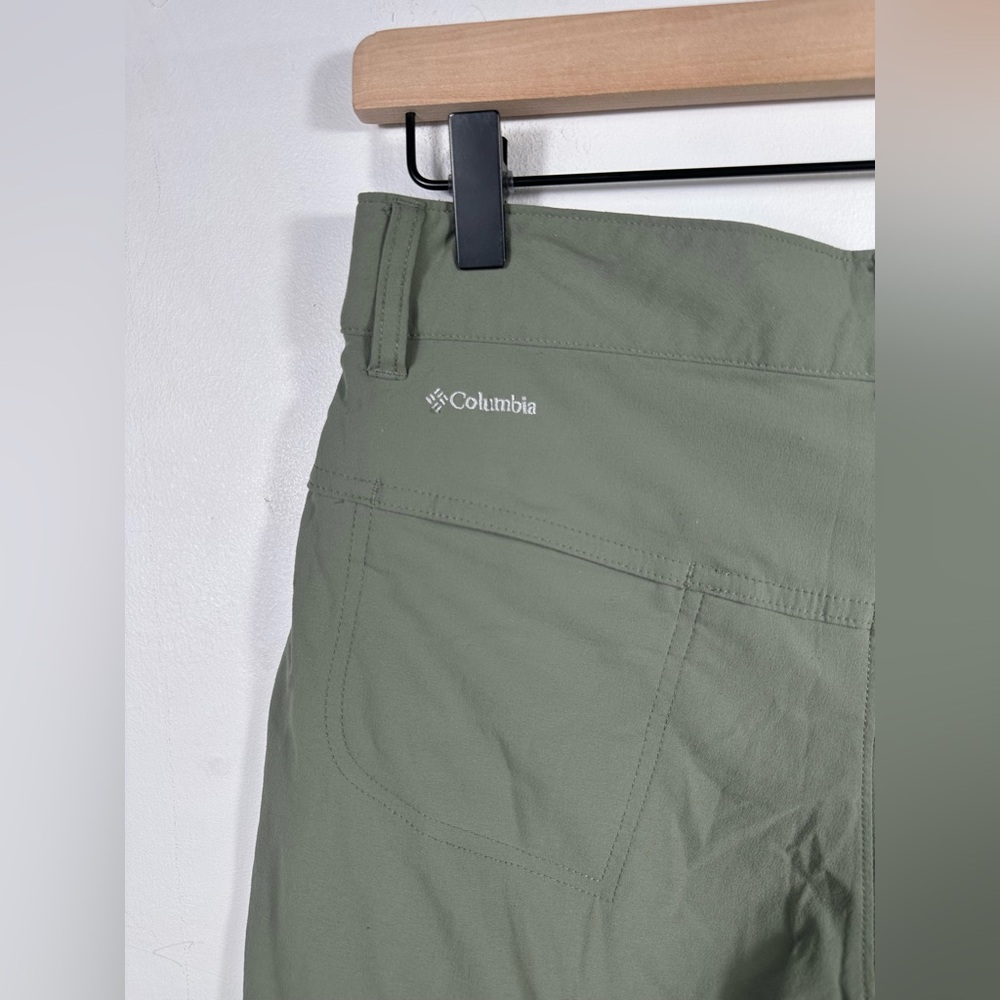 Columbia Women's Olive Green Performance Shorts - Picture 7 of 10